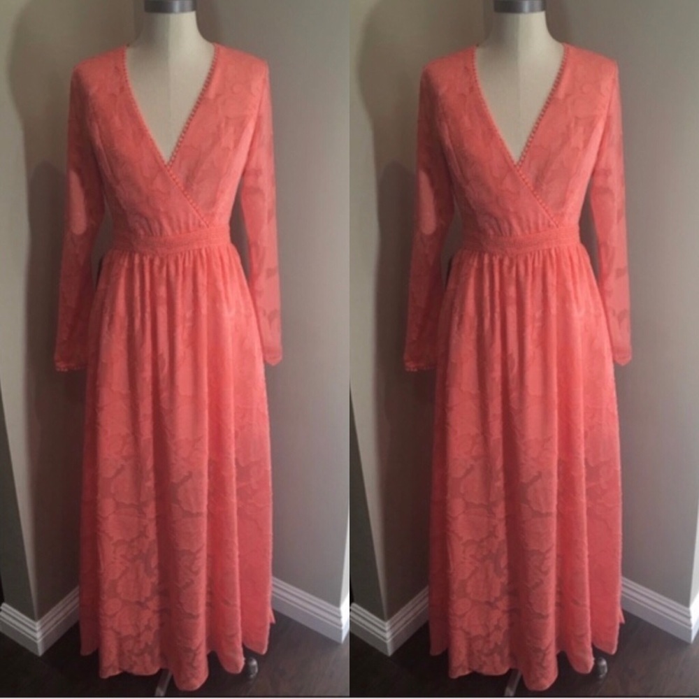 ⭐️BEBE maxi dress⭐️
